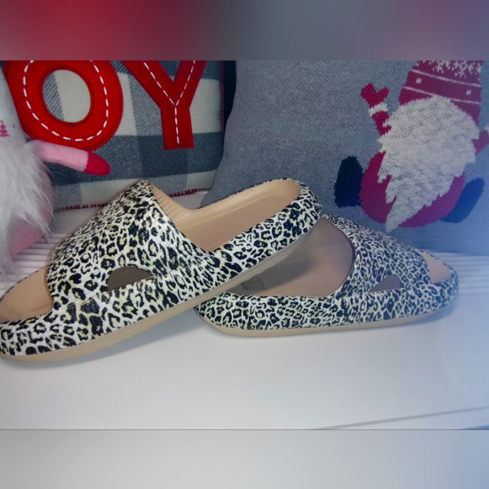Sz 8.5-9 Animal Print Slides NEW, Foam Black, White, Yellow - Picture 12 of 13
